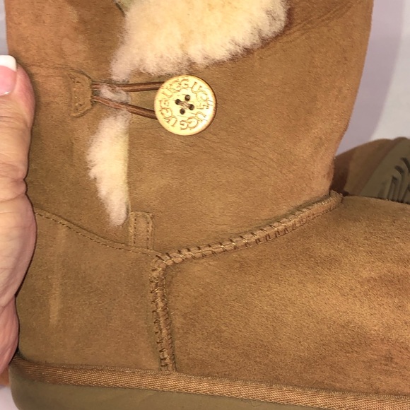 UGG Tan Suede Women’s Booties Size 6 - Picture 8 of 11